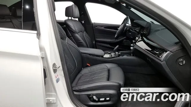 BMW 5 Series (G30) 2021 Белый из Кореи, фото 2