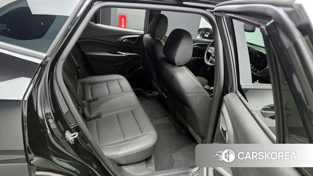 Chevrolet (GM Daewoo) Trax Crossover 2023 Черный из Кореи, фото 2