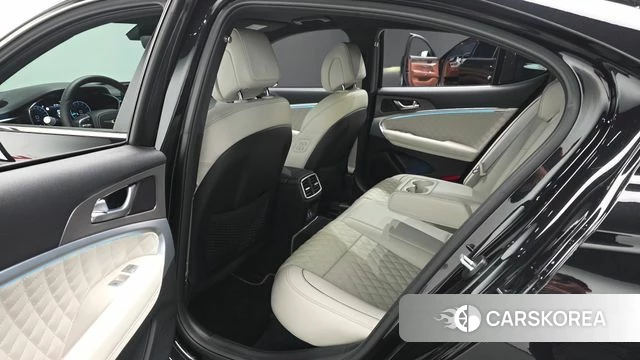 Genesis The New G70 2024 Черный из Кореи, фото 2