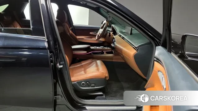 Genesis GV70 2021 Черный из Кореи, фото 2