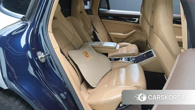 Porsche Panamera (971) 2018 Серебряный из Кореи, фото 2