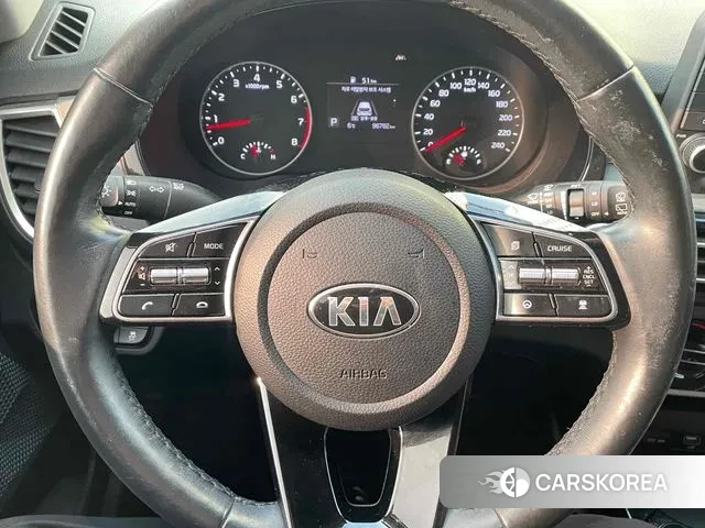 Kia Seltos 2021 Белый из Кореи, фото 2