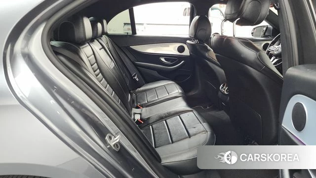 Mercedes-Benz E-Class W213 2019 Серый из Кореи, фото 2