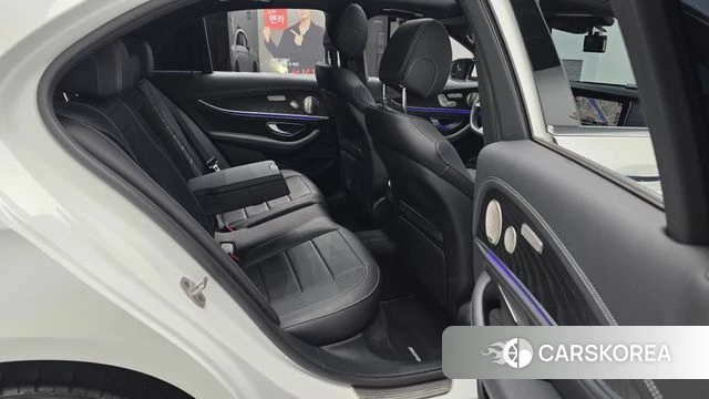 Mercedes-Benz E-Class W213 2023 Белый из Кореи, фото 2