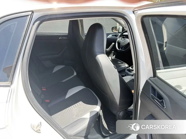 Volkswagen Polo 2021 Белый из Китая, фото 2