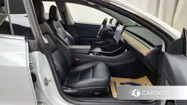 Tesla Model 3 2020 Белый из Кореи, фото 2