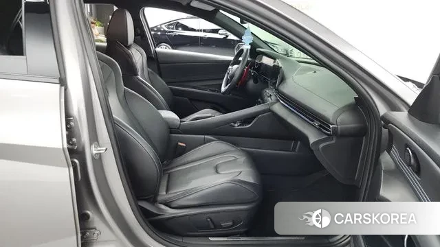 Hyundai Avante (CN7) 2022 Серебристо-серый из Кореи, фото 2