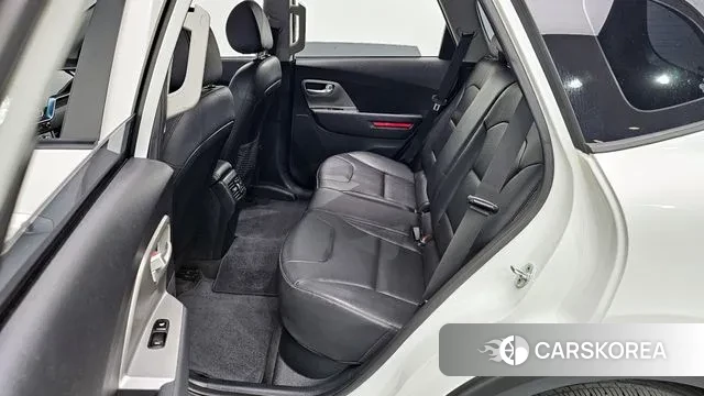 Kia Niro Plus 2022 Белый из Кореи, фото 2