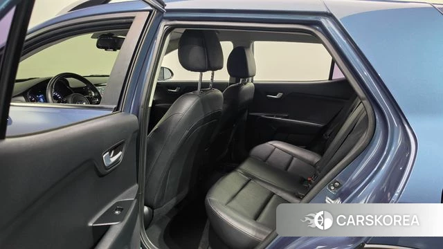 Kia Stonic 2018 Синий из Кореи, фото 2