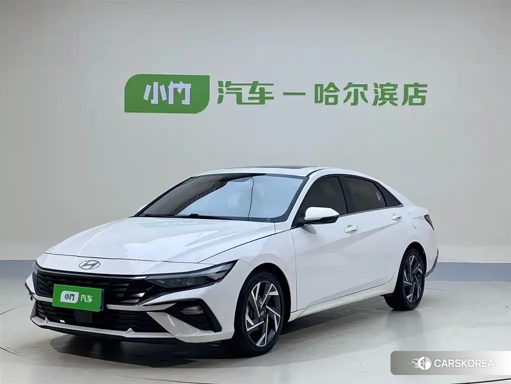 Hyundai Elantra 2023 Белый из Китая, фото 2