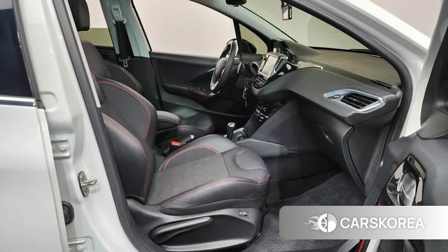 Peugeot 208 2018 Белый из Кореи, фото 2