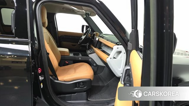 Land Rover Defender (L663) 2022 Черный из Кореи, фото 2