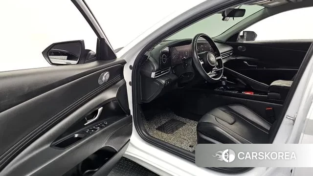 Hyundai The New Avante (CN7) 2023 Белый из Кореи, фото 2