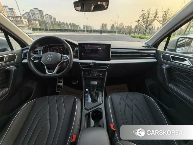 Volkswagen Tiguan L 2022 Серебристо-серый из Китая, фото 2