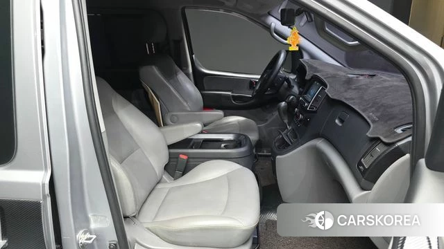 Hyundai The New Grand Starex 2018 Серебряный из Кореи, фото 2