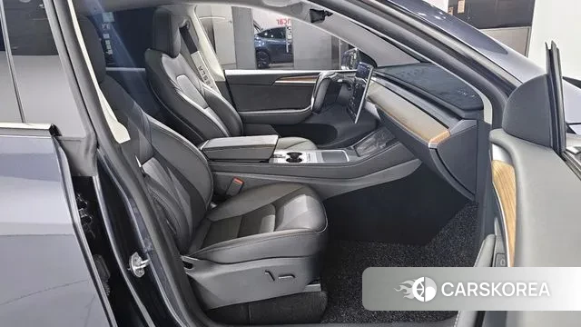 Tesla Model Y 2024 Серый из Кореи, фото 2