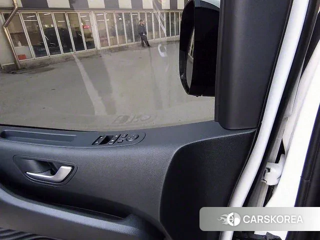 Hyundai Staria 2023 Белый из Кореи, фото 2