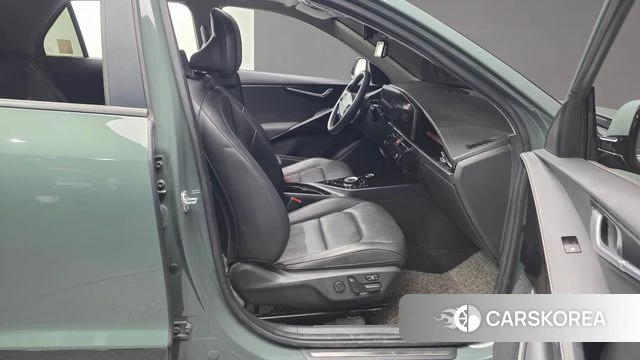 Kia Di Ol Nu Niro 2022 Темно-зеленый из Кореи, фото 2