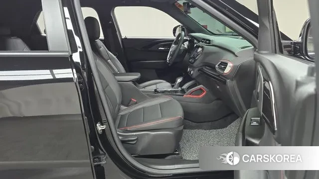 Chevrolet (GM Daewoo) Trailblazer 2023 Черный из Кореи, фото 2