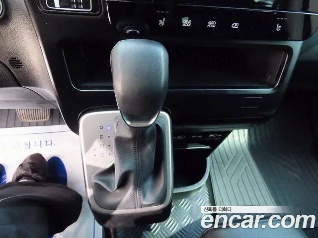 Hyundai Staria 2022 Серебристо-серый из Кореи, фото 2