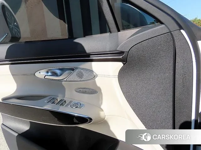 Genesis GV70 2025 Белый из Кореи, фото 2