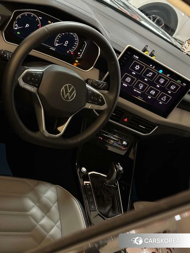 Volkswagen Tanyue 2024 Темно-серый из Китая, фото 2