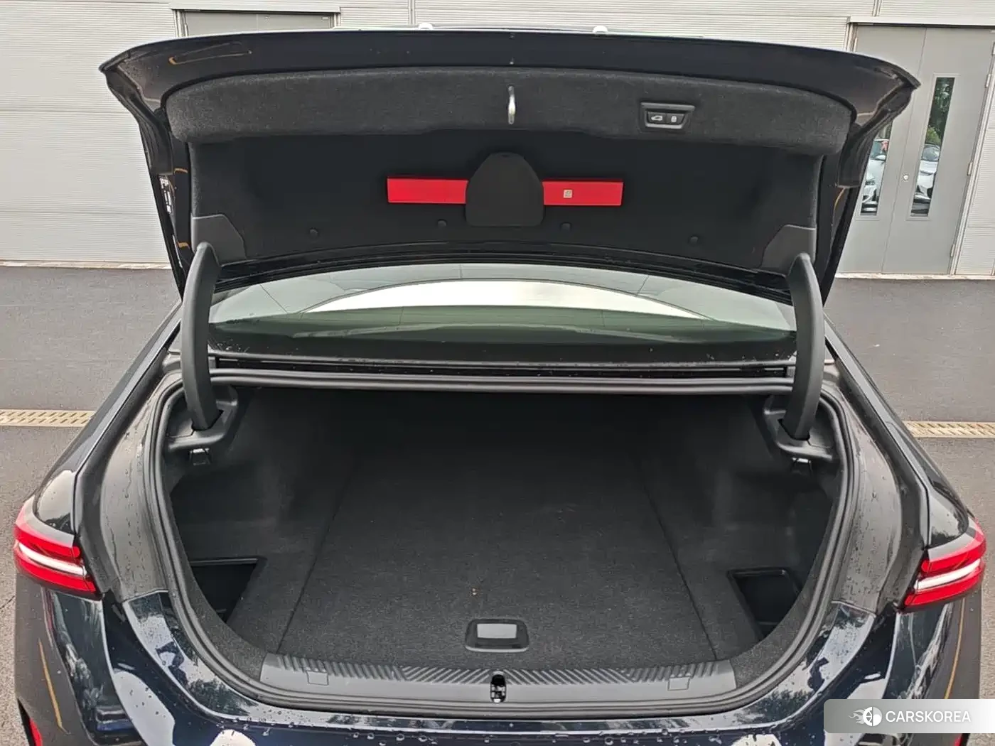 BMW i5 2025 Черный из Китая, фото 2