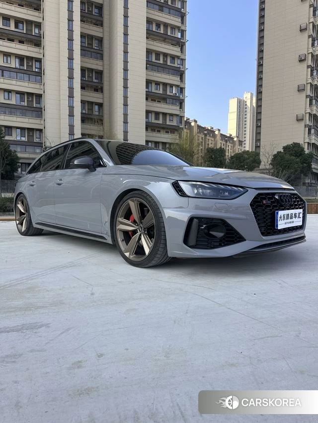 Audi RS 4 2023 Серебристо-серый из Китая, фото 2