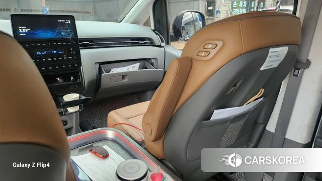 Hyundai Staria 2022 Белый из Кореи, фото 2