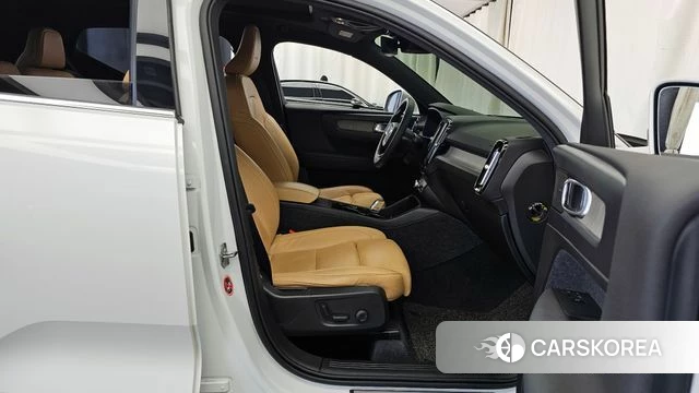 Volvo XC40 2020 Белый из Кореи, фото 2
