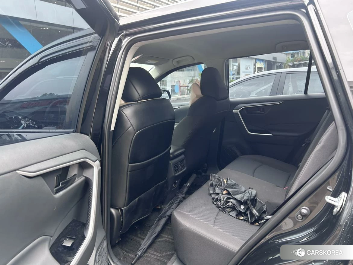 Toyota RAV4 2024 Черный из Китая, фото 2