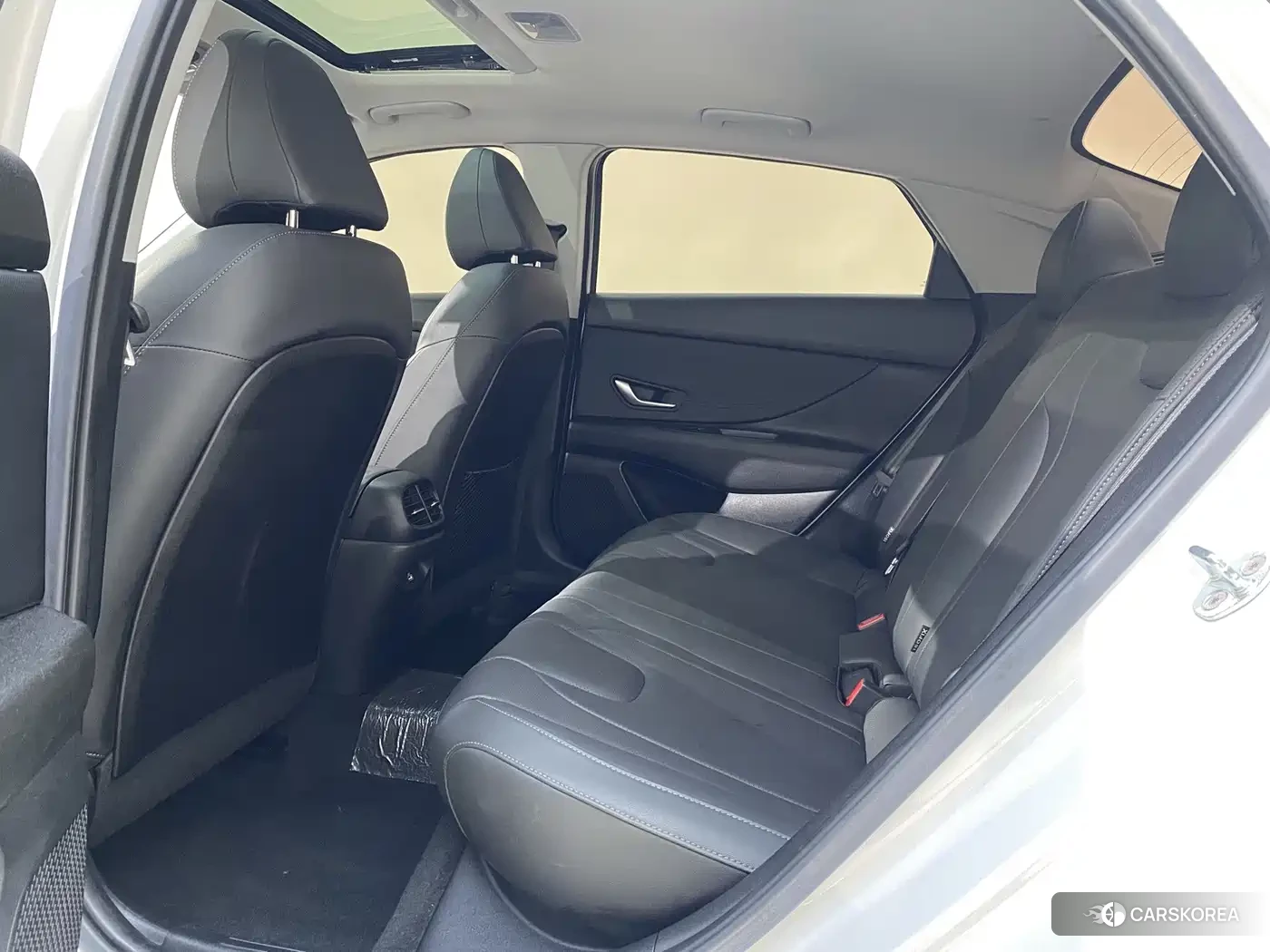 Hyundai Elantra 2022 Белый из Китая, фото 2