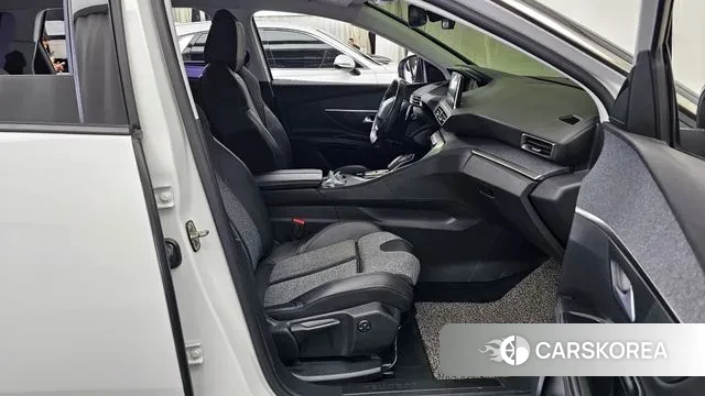 Peugeot 5008 second generation 2019 Белый из Кореи, фото 2