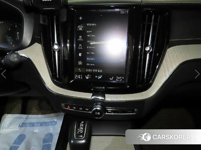 Volvo XC60 second Generation 2019 Белый из Кореи, фото 2