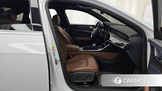 Audi A6 (C8) 2021 Белый из Кореи, фото 2