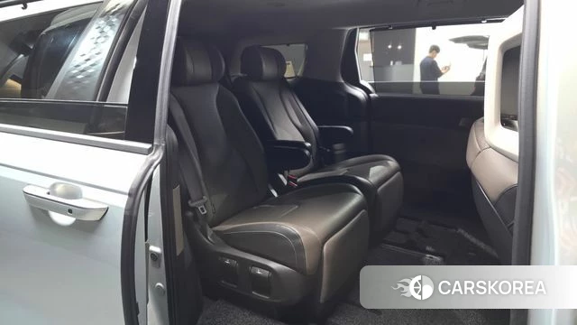 Kia The New Carnival 4th Generation 2024 Серебряный из Кореи, фото 2