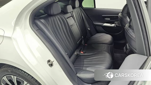 Mercedes-Benz E-Class W214 2024 Белый из Кореи, фото 2
