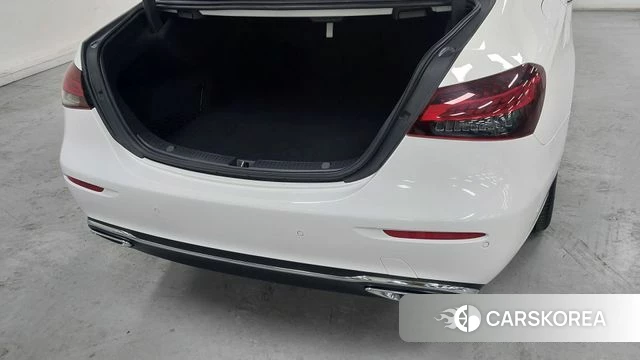 Mercedes-Benz E-Class W213 2021 Белый из Кореи, фото 2