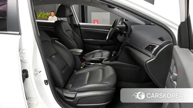 Hyundai Avante AD 2018 Белый из Кореи, фото 2