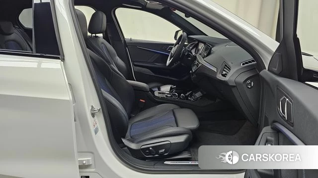 BMW 1 Series (F40) 2024 Белый из Кореи, фото 2