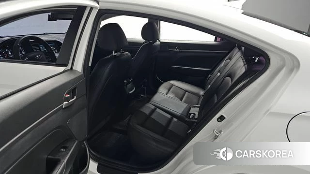 Hyundai Avante AD 2018 Белый из Кореи, фото 2