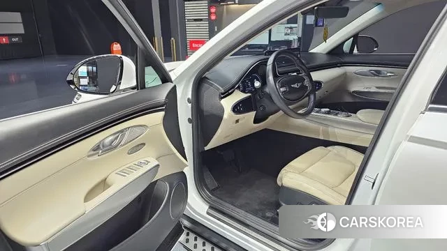 Genesis GV70 2023 Белый из Кореи, фото 2