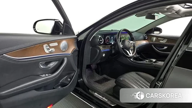 Mercedes-Benz E-Class W213 2019 Черный из Кореи, фото 2