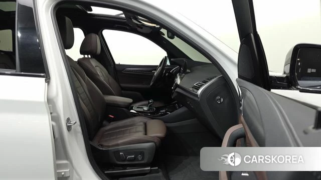 BMW X3 (G01) 2024 Белый из Кореи, фото 2