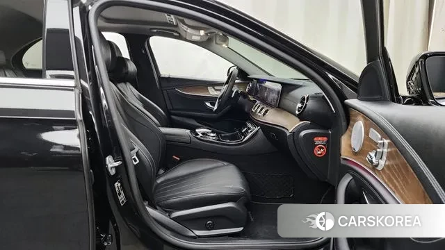 Mercedes-Benz E-Class W213 2018 Черный из Кореи, фото 2