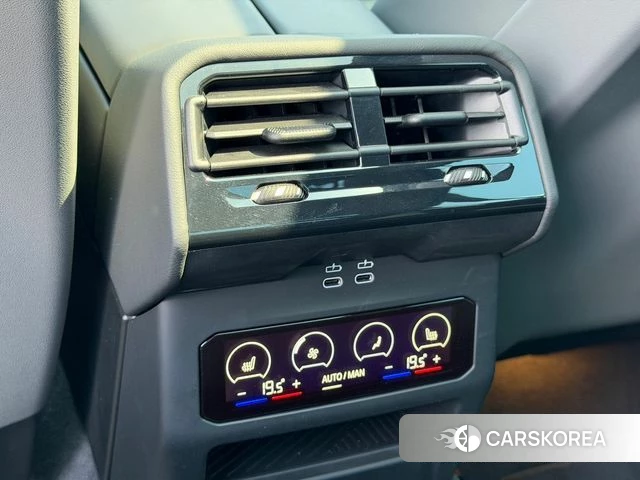 BMW 5 Series (G60) 2025 Белый из Кореи, фото 2