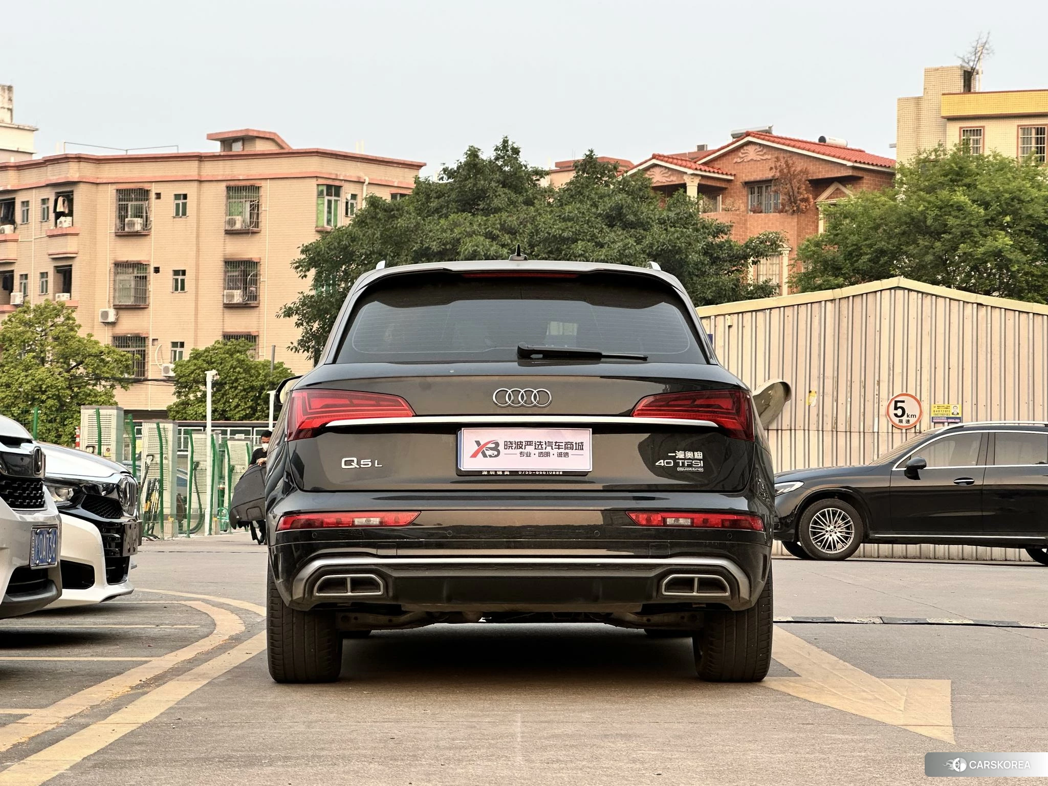 Audi Q5L 2021 Черный из Китая, фото 2