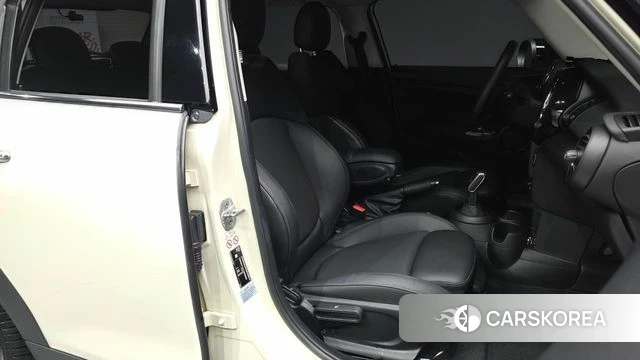 Mini Cooper 2020 Жемчужный цвет из Кореи, фото 2