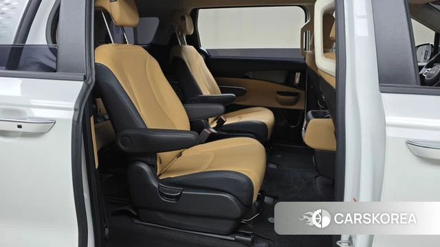 Kia Carnival 4th generation 2023 Белый из Кореи, фото 2