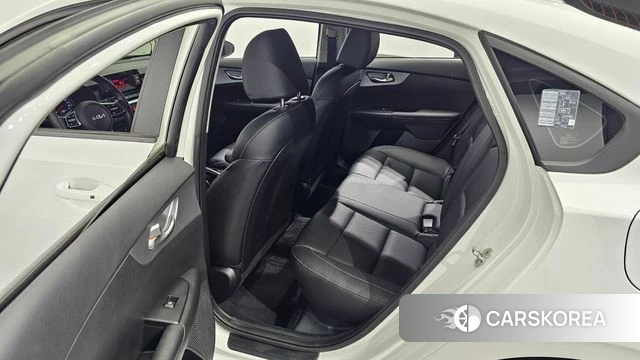 Kia The New K3 2nd generation 2021 Белый из Кореи, фото 2